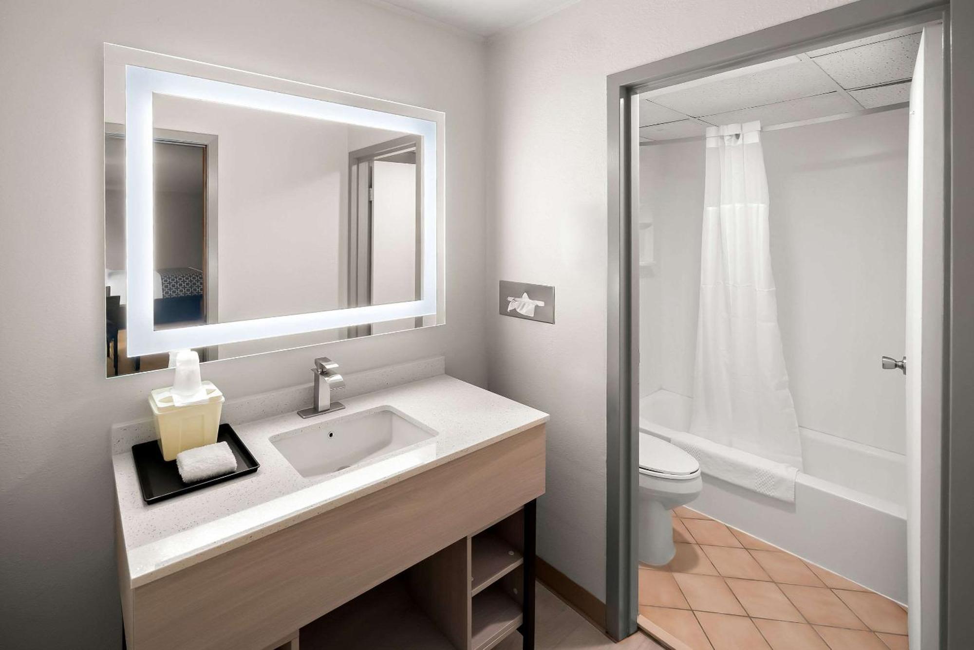 Suburban Studios, Kearney Exteriör bild