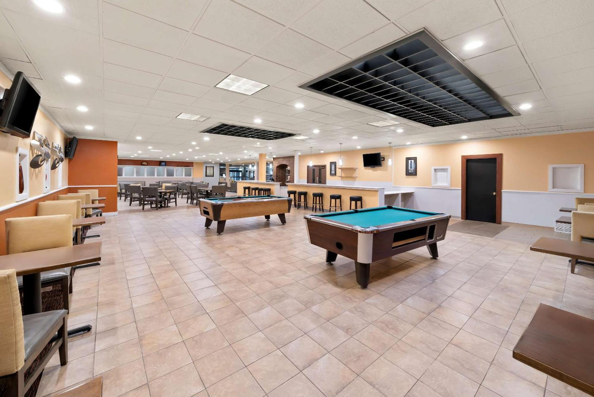 Suburban Studios, Kearney Exteriör bild
