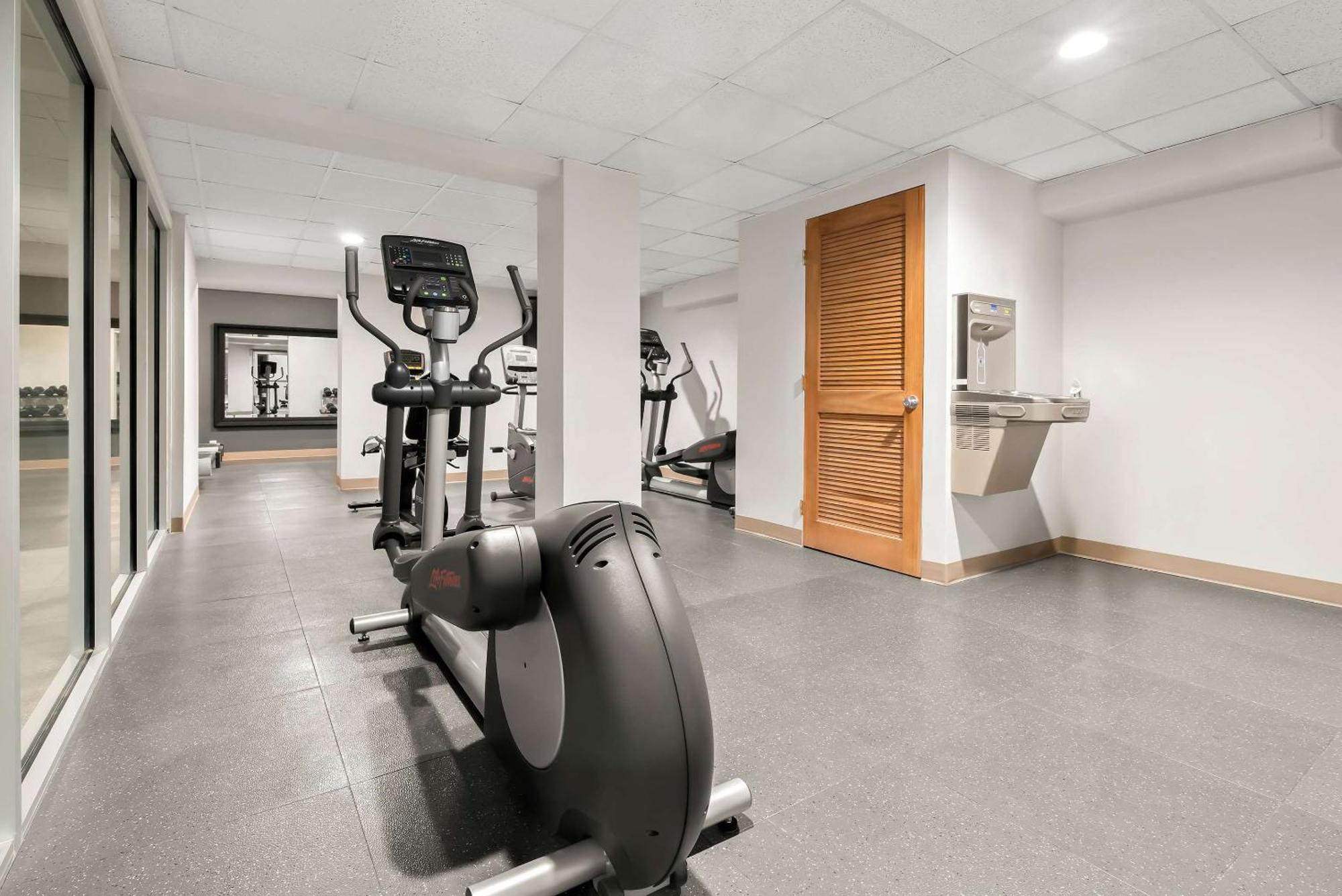 Suburban Studios, Kearney Exteriör bild